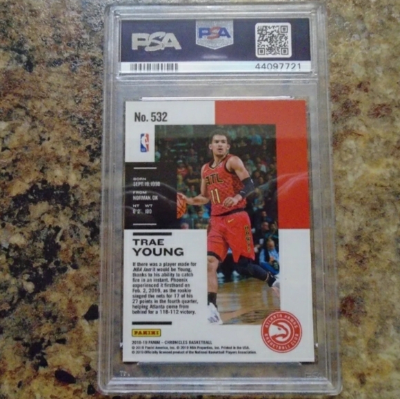 2018 Panini Chronicles Trae Young RC Atlanta Hawks #532 PSA 8 NM-MT Graded - Picture 2 of 2